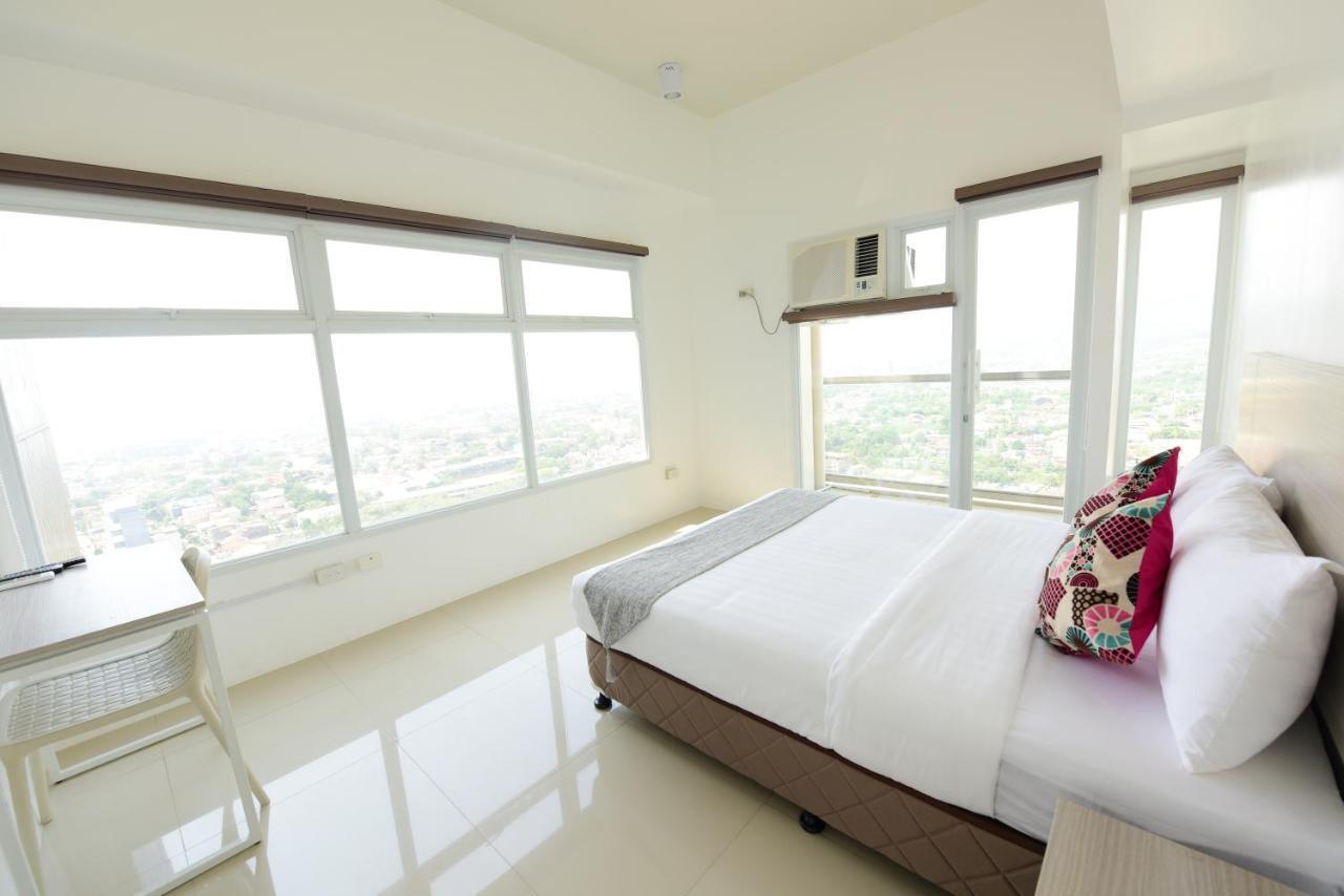Eon Centennial Soho Hotel Cebu Stadt Exterior foto